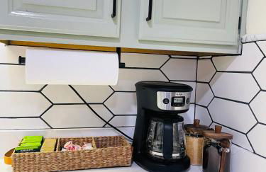 Newly renovated charming home with parking - Foto 5