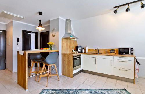 Fährmann im Häuschen am Rhein - Foto 3