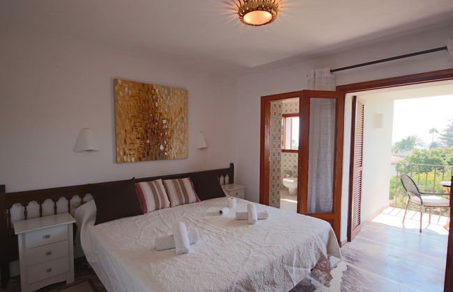 Only 100m to the Beach! Spacious Villa With Private Pool - 12 People - Foto 2