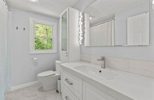 4 Bedroom - 5 min walk to Jenkins Pond - Foto 46