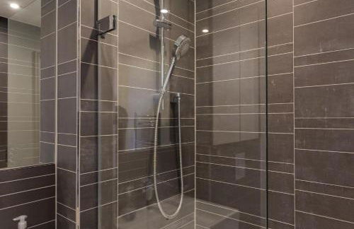 2 Bed 2 Bath Penthouse With Amazing Views with Free Parking - Foto 35