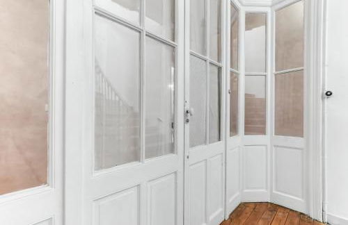 Les Bellevue Cité "3 Apartments, 1 with Garden & Private Parking, Aircon, WiFi, Free Public Car Park, 1 km from Cité" - Foto 27