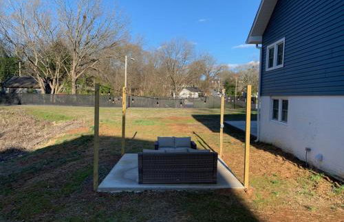 Newly Renovated Lincolnton Downtown Rail Trail Apartment - Walk to Main St - Foto 6