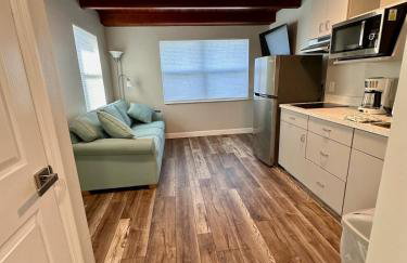 Cottage 31, Hibiscus Hut - Dora Canal Court - a downtown, waterfront community - Foto 14