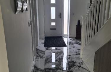 SAV 5 bedroom Executive detached house in Leiceste - Photo 7
