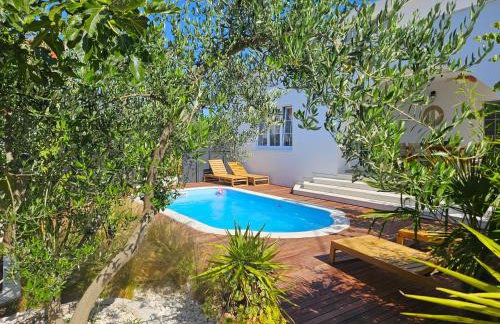 The Three Flowers Pool House - Foto 16