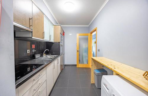 T4 Espaçoso Perto da Praia e Aeroporto - Foto 2