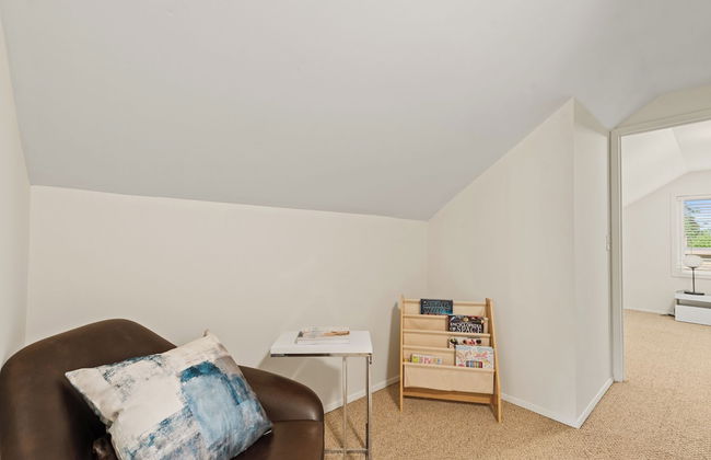 Private park in a cozy home next to I-90 huge yard - Foto 6