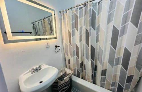 Refurbished 3 Bed, 2 Bath Apt - Near Park and Falls - Foto 16