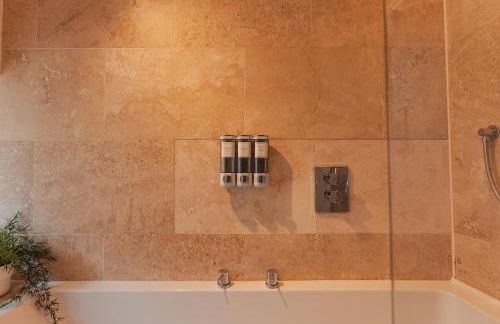 Bridge Apartment - Photo 22