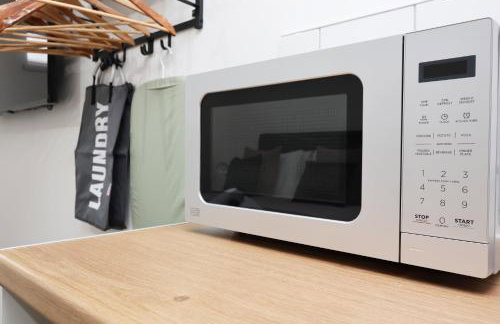 New Lodge Studios with Full Kitchen and Parking - Foto 35