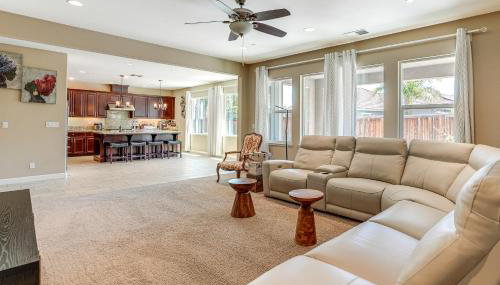 4 Mi to The Streets of Brentwood Home with Fire Pit - Foto 4