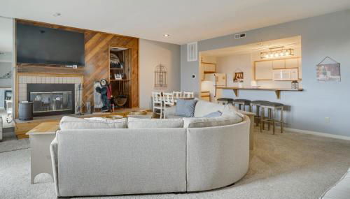 All-Season Fun! Wintergreen Resort Condo with Views - Foto 5