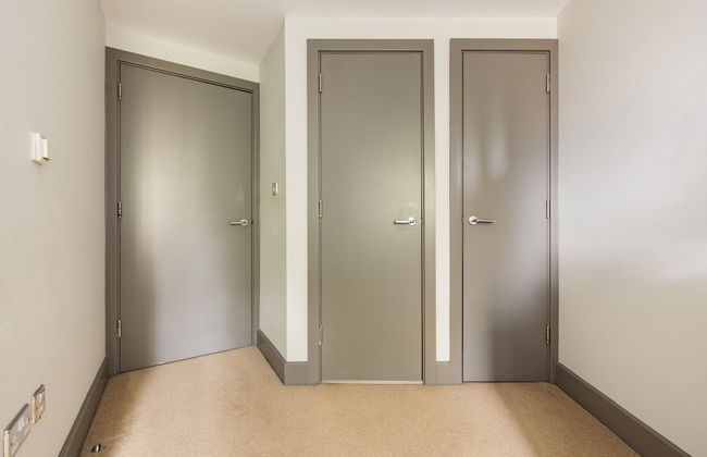 Spacious 2 Bed - Battersea High Street - Photo 18