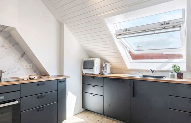 Spacious Duplex Apartment in the Center of Knokke - Photo 5