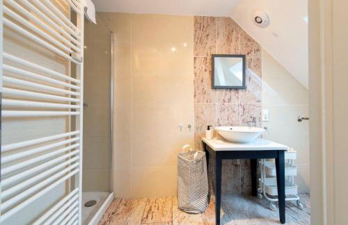 Stay and Work Apartment - 8 single beds - Garage - Foto 18