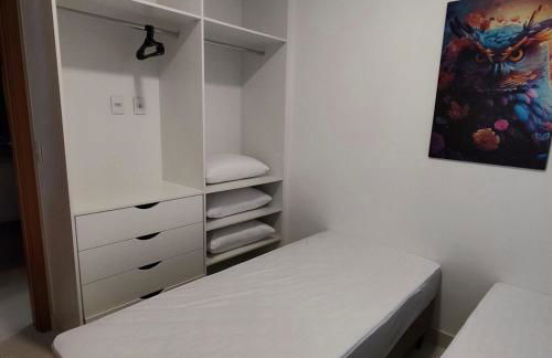 Apartamento novo a 350 m da praia das Toninhas em Ubatuba - 2 dormitórios sendo 1 suite, piscina, varanda gourmet com churrasqueira, ar condicionado, cozinha completa, garagem privativa - Foto 6