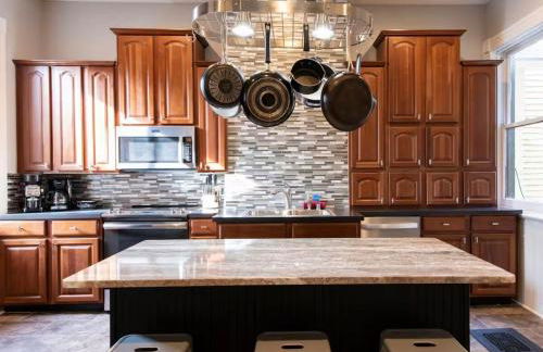 Huge Historic Renovated Home-Walk to All-Highlands - Foto 23