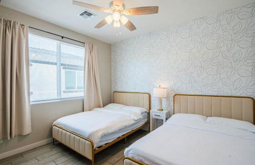 Serene 2BR Home with Premium Beds - Foto 73