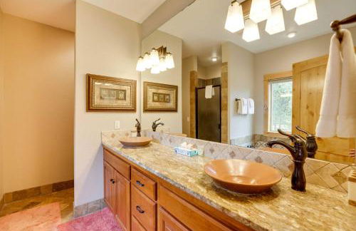 Indoor Entertainment Forested Sunriver Retreat! - Foto 27