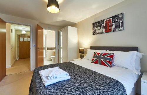 ShortstayMK Vizion apartments, with free superfast wi-fi, parking - Foto 70