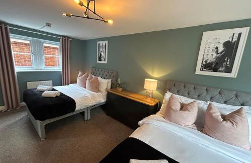 6 Bed, Sleeps 14, En-suites & Parking - Foto 1