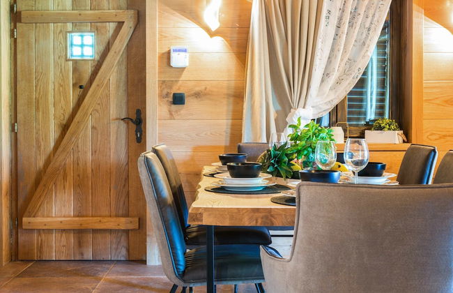 Amazing Chalet with Private Garden, Hot Tub, Sauna, Great Location by the River - Foto 23