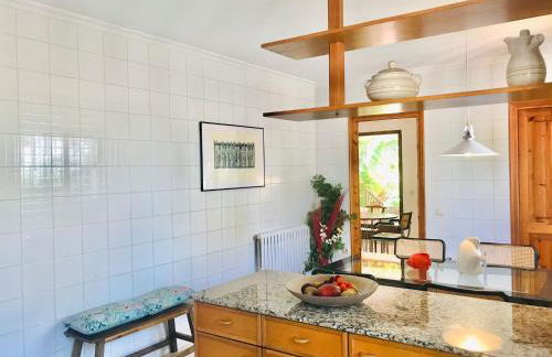 Casa mediterránea con gran jardín y piscina a 500 m de la playa - Foto 70