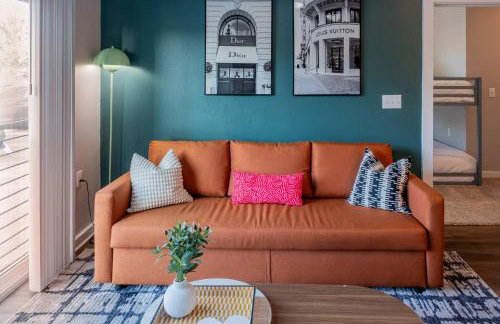 First Floor 2B2B • Pool, Gym, Dog Park • Near DTA - Foto 21