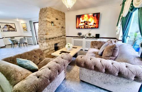 Indoor Heated Pool - Large Family Home - Sleeps 12 - Near Bournemouth Beach - Photo 66