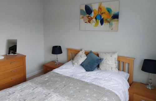 Spacious 3 bed holiday home, New Forest, Milford-on-Sea, close to beach - Photo 12