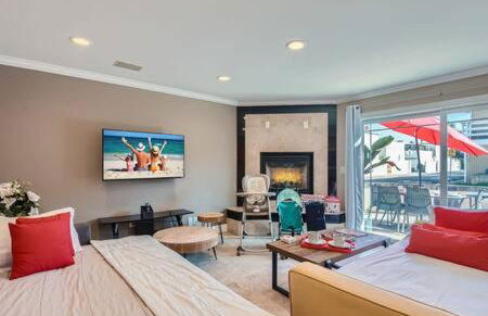 Awesome 3BR 2BTH 1 Block To Beach C2 - Photo 1