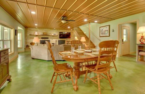 Unique Cotter Getaway with Deck and Outdoor Dining! - Foto 6