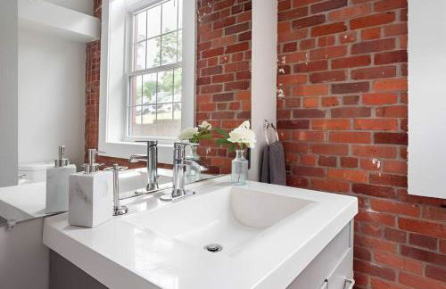 Jennifer's Stylish Downtown Brick Foundry Escape - Foto 16