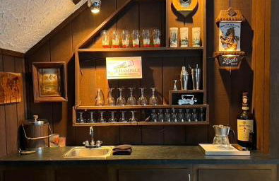 Retro Retreat with Hot Tub, Sauna & Arcade - Foto 7