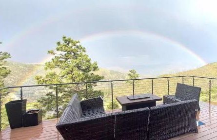 Hot Tub and Scenic Views at The Bailey Lodge - Foto 17