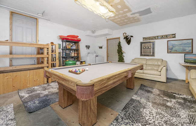 Abe's Cool Cabin - Nice luxury home with a game room, hot tub, and pool table - Foto 49