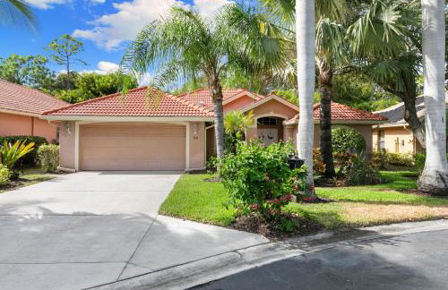 Beautifully-furnished Naples Home l Pool l Hot Tub - Foto 28