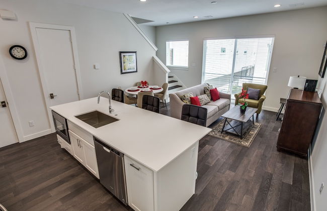 Upscale 2 bedroom Dallas TownHome - Foto 9