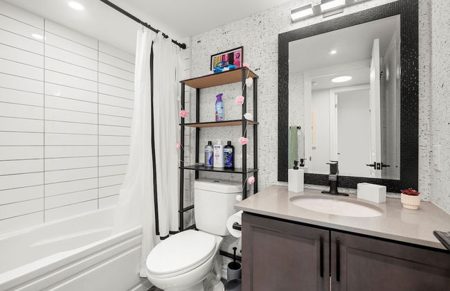 Etobicoke 2 Bedroom Townhouse Close to Waterfront - Foto 15