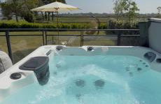 Modern 5 Bedroom Luxury Home with Sea Views and Hot Tub - Photo 5