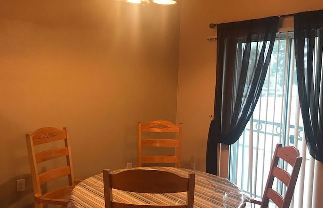 Relax and Comfortable 2 Bedroom Townhome - Foto 5