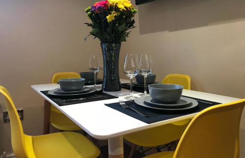 One Bedroom Flat in Bush Hill Park - Photo 8