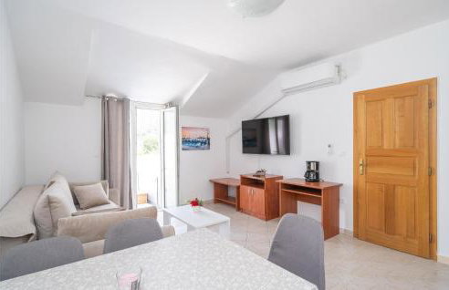 Lovely Apartment In Dubrovnik With Wifi - Photo 4
