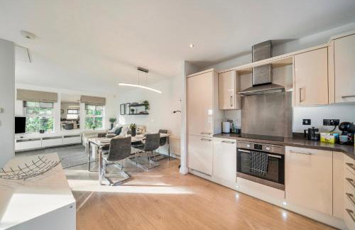 Walton Hidden Home with Free Parking - Pass the Keys - Foto 10