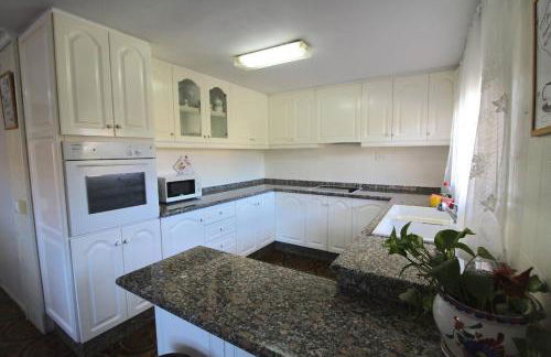 Chalet con piscina y barbacoa - Foto 9