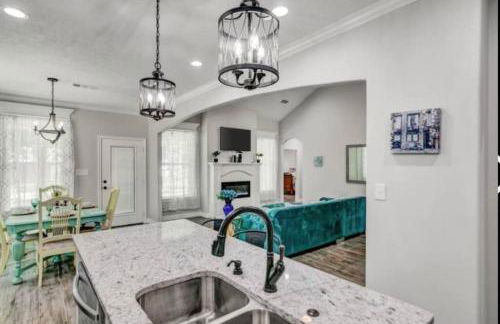 Reduced! Newly Renovated Luxe West Beaumont w Priv - Foto 24