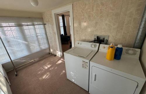 2nd Floor suite, close to ISU, Mill, & downtown - Foto 40