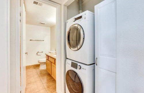 Pool Access! Family Retreat in Old Litchfield Park - Foto 17