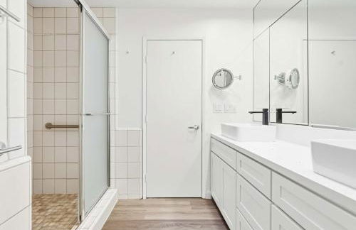 Luxury La Jolla Villa Ocean Views & Private Pool - Photo 36